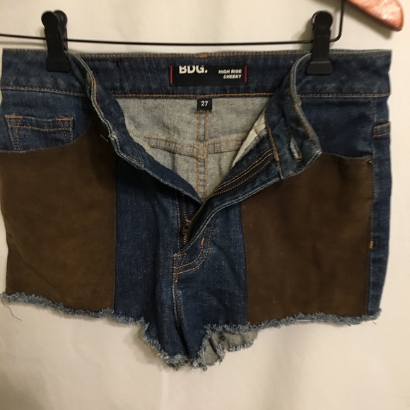 Shorts - Picture 4 of 5